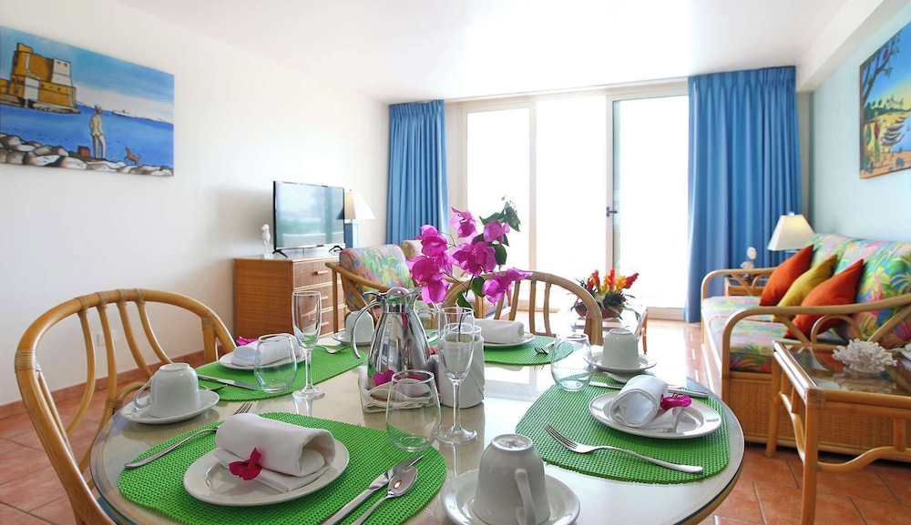 Royal Islander Resort La Plage
