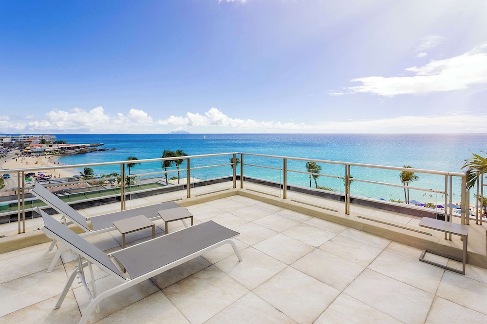 Royal Islander Resort La Plage