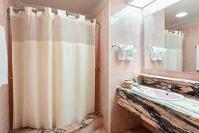 Royal Islander Resort La Plage