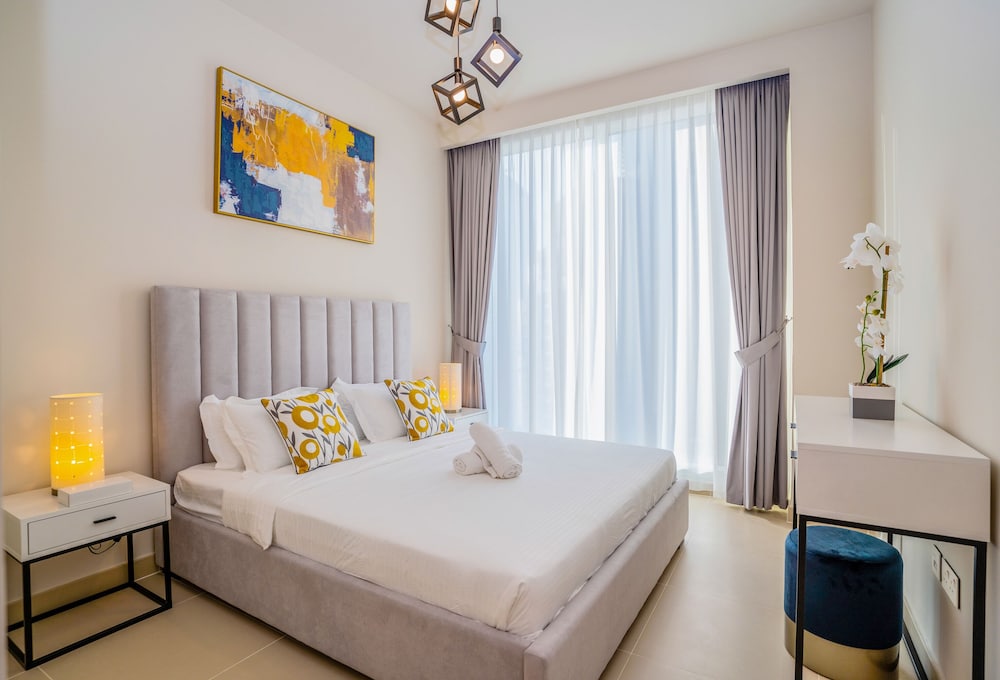 Tanin - Breathtaking Panoramic Canal Views From Balcony