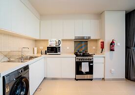 Tanin - Breathtaking Panoramic Canal Views From Balcony