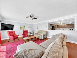 Park Bungalow #4 - Seacliff Beach Suites