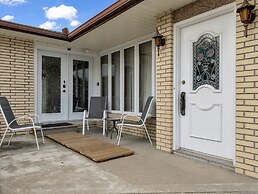 Park Bungalow #4 - Seacliff Beach Suites