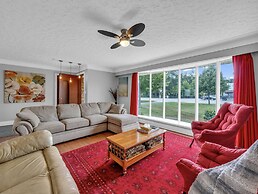 Park Bungalow #4 - Seacliff Beach Suites