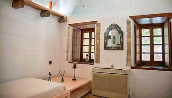 Menexes Suites Monemvasia