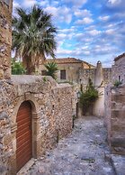 Menexes Suites Monemvasia