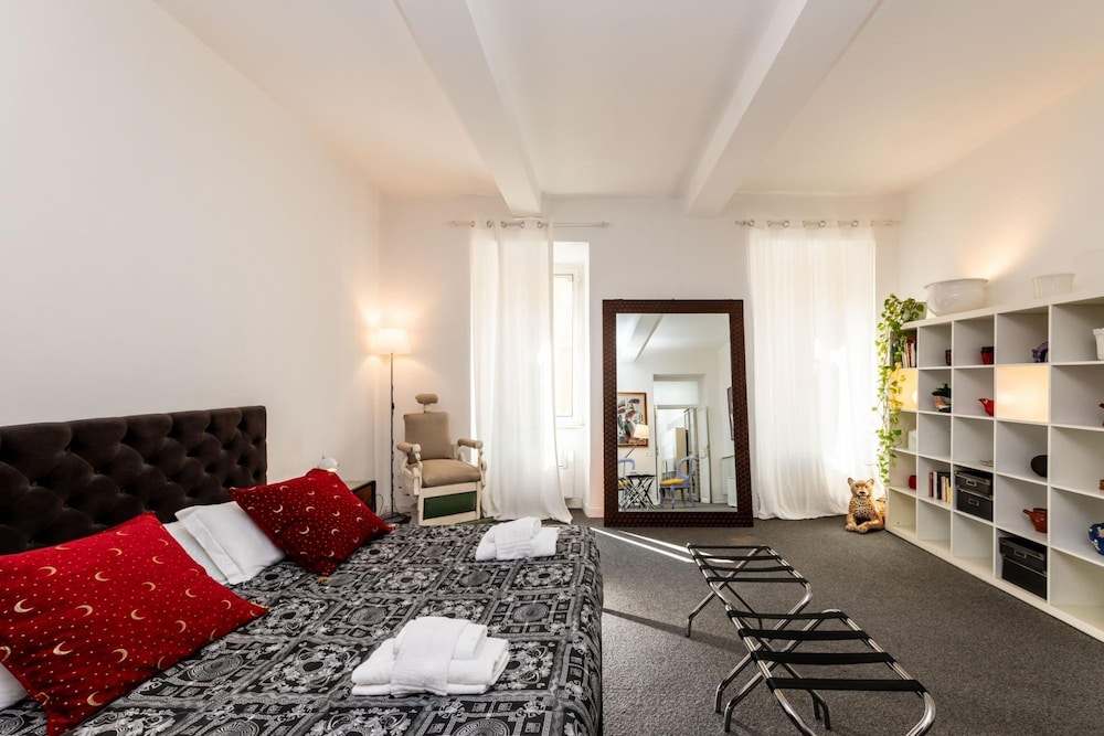 Babuino Luxury - Large Apartment Spanish Steps
