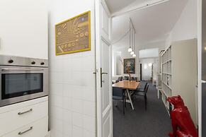 Babuino Luxury - Large Apartment Spanish Steps