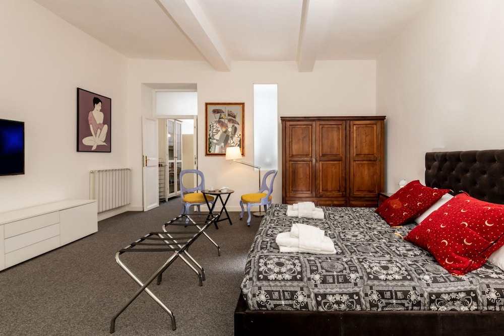 Babuino Luxury - Large Apartment Spanish Steps