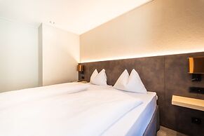 The Guesthouse by the Hey Hotel