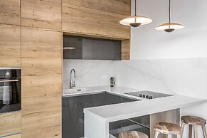 High End & Design with Balcony