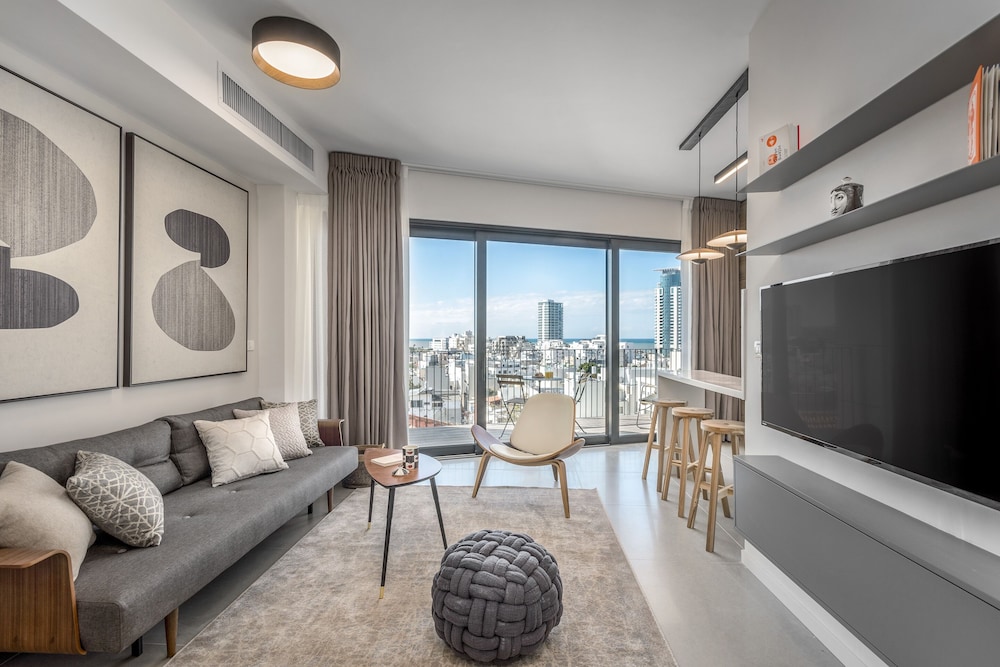 High End & Design with Balcony