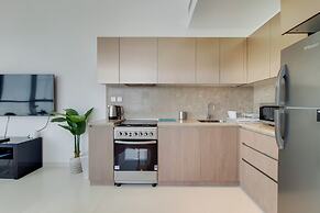 GreenFuture - Stylish Apartment With Panoramic City Views