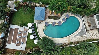 Alissachni SeaSide Hotel