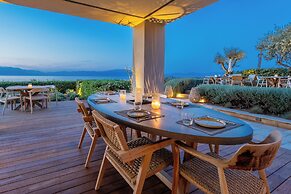 Alissachni SeaSide Hotel