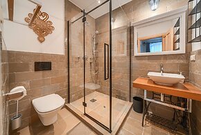 Rich Witch Villa&SPA