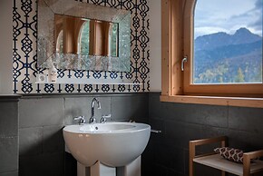 Rich Witch Villa&SPA