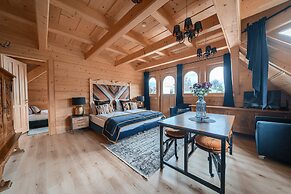 Rich Witch Villa&SPA