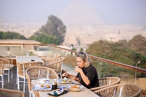 Shadow Pyramids View INN