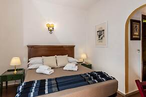 Chiara in Pantheon Apartment With Terrace