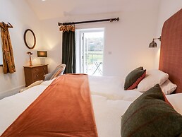Plas Glan Yr Afon