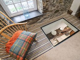 Plas Glan Yr Afon