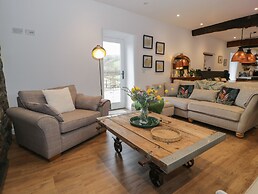 Plas Glan Yr Afon
