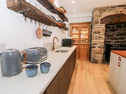 Plas Glan Yr Afon