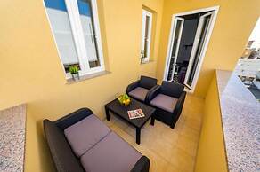 Harbour Lounge Apartment
