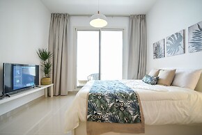 GreenFuture - Contemporary Studio Amidst Top Places in JVC