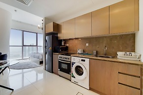 GreenFuture - High-Rise Sleek Studio With Panoramic City Views