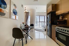GreenFuture - High-Rise Sleek Studio With Panoramic City Views