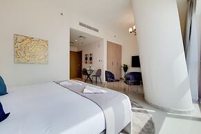 GreenFuture - High-Rise Sleek Studio With Panoramic City Views
