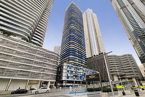 GreenFuture - Super Chic Condo With Incredible Cityscape Views