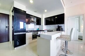GreenFuture - Super Chic Condo With Incredible Cityscape Views