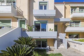 URBAN F HOUSE