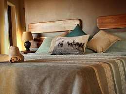 Africa Awaits Lodge