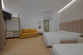 Sea & Sand Hotel