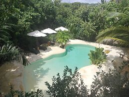 Cocos Hotel