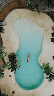 Cocos Hotel