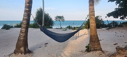 Mambo Beach Villas