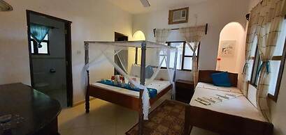 Mambo Beach Villas