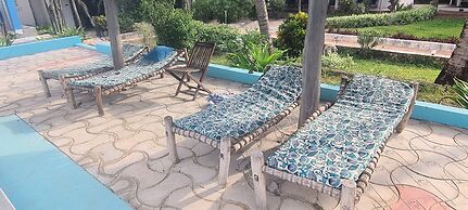 Mambo Beach Villas