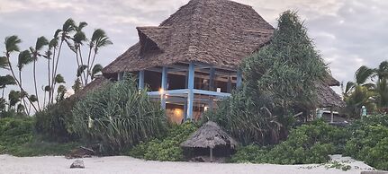 Mambo Beach Villas
