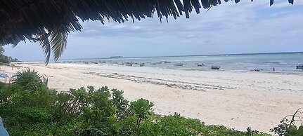 Mambo Beach Villas