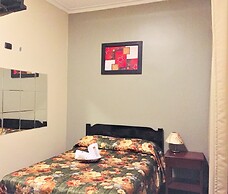 Hostal Carlos Tenaud