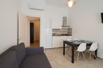 Casa Nausica Elegant Apartment Facing the Aragonese Castle