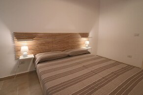 Casa Nausica Elegant Apartment Facing the Aragonese Castle