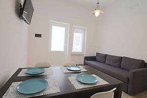 Casa Nausica Elegant Apartment Facing the Aragonese Castle