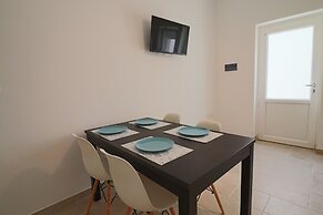Casa Nausica Elegant Apartment Facing the Aragonese Castle